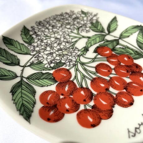 ARABIA エステリトムラ Botanica セイヨウナナカマド sorbus aucuparia
