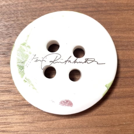 Heini Riitahuhta  Koru Nappi バード 四つ穴 ①