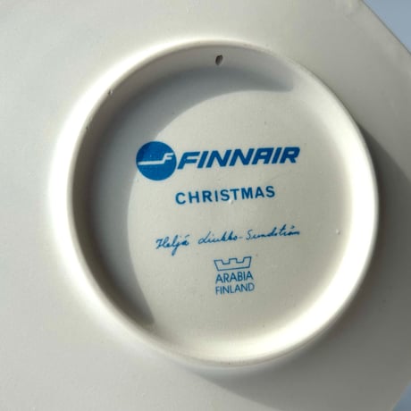 限定 FINNAIR×ARABIA Heljä Liukko-Sundström  クリスマスのプレート トントゥ ヘルヤ ②