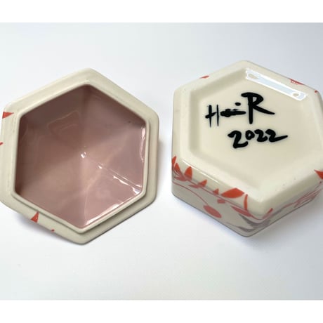 Heini Riitahuhta ヘキサゴンジャー 鳥モチーフ②