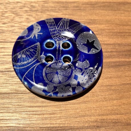 Heini Riitahuhta  Koru Nappi バード ＊11 / 4つ穴