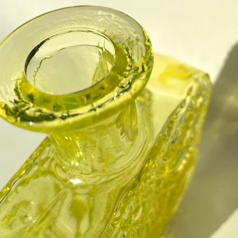 Riihimaen Lasi Nanny Still グラッポニア イエロー ボトル/ ベース