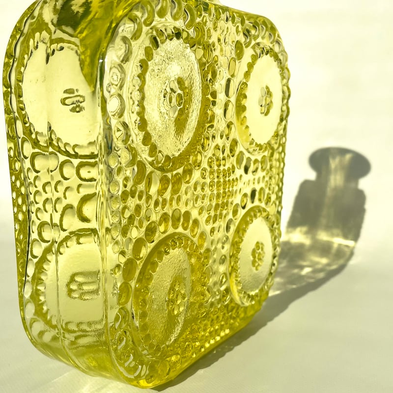 Riihimaen Lasi Nanny Still グラッポニア イエロー ボトル/ ベース