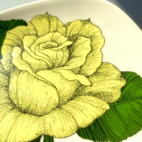 ARABIA エステリトムラ Botanica Rosa Ever Gold 黄色いバラ