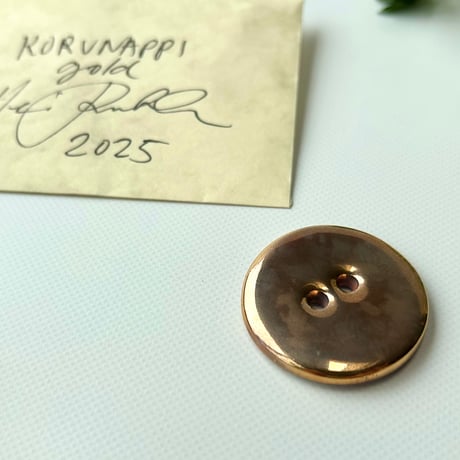 Heini Riitahuhta  Koru Nappi 中サイズ ゴールド③ / ヘイニ・リータフフタ コルナッピ