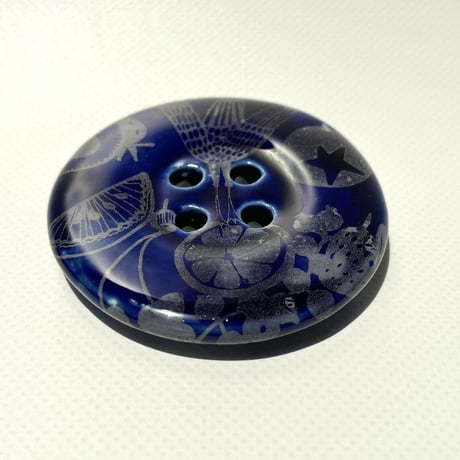 Heini Riitahuhta  Koru Nappi バード ＊11 / 4つ穴