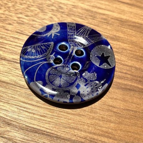 Heini Riitahuhta  Koru Nappi バード ＊11 / 4つ穴