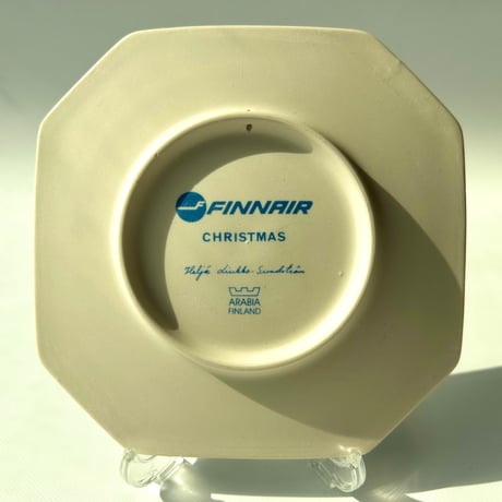 限定 FINNAIR×ARABIA Heljä Liukko-Sundström  クリスマスのプレート トントゥ ヘルヤ ②