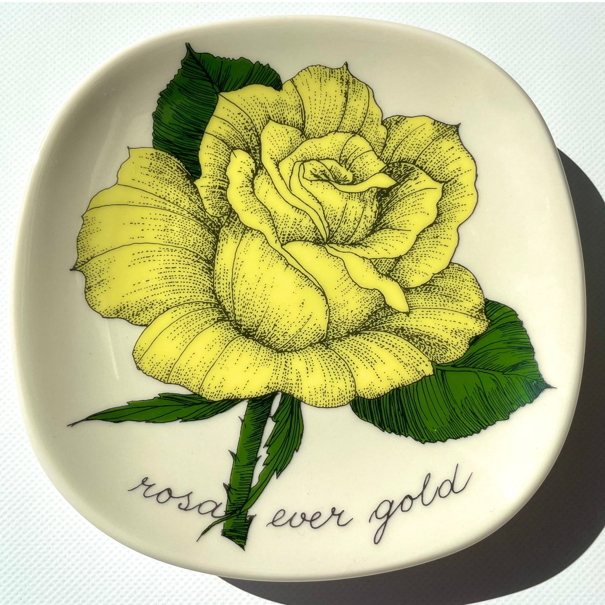 ARABIA エステリトムラ Botanica Ever Gold 黄色いバラ fit=scale-down,w=1200