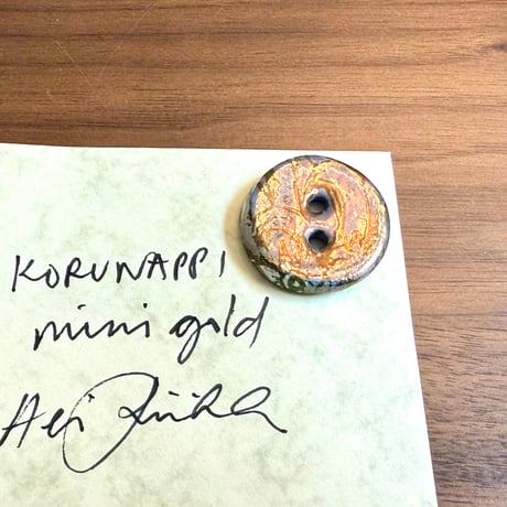 Heini Riitahuhta  Koru Nappi 小サイズ ゴールド① / ヘイニ・リータフフタ コルナッピ