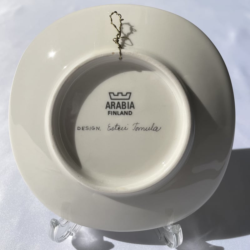 ARABIA エステリトムラ Botanica チシマイチゴ Rubus arcticus |