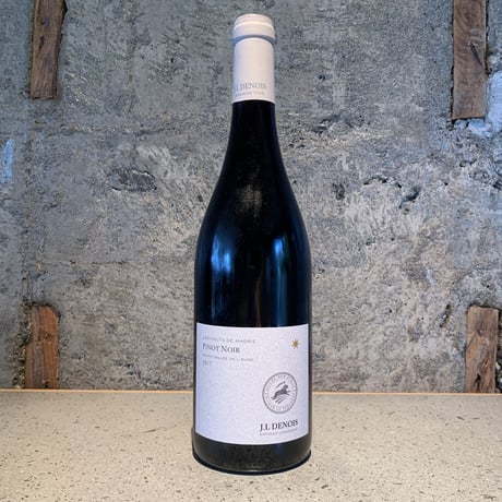 PINOT NOIR VILLAGE 2017／JEAN LOUIS DENOIS（ジャン・ルイ　ドゥノワ）