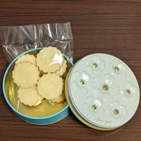 【卵不使用】よつ葉バターのクッキー　ブーケ缶（お菓子のミカタ）セット