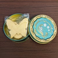 【卵不使用】よつ葉バターのクッキー　スズラン缶（お菓子のミカタ）セット