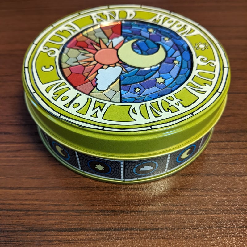 卵不使用】よつ葉バターのクッキー 太陽と月缶（お菓子のミカタ