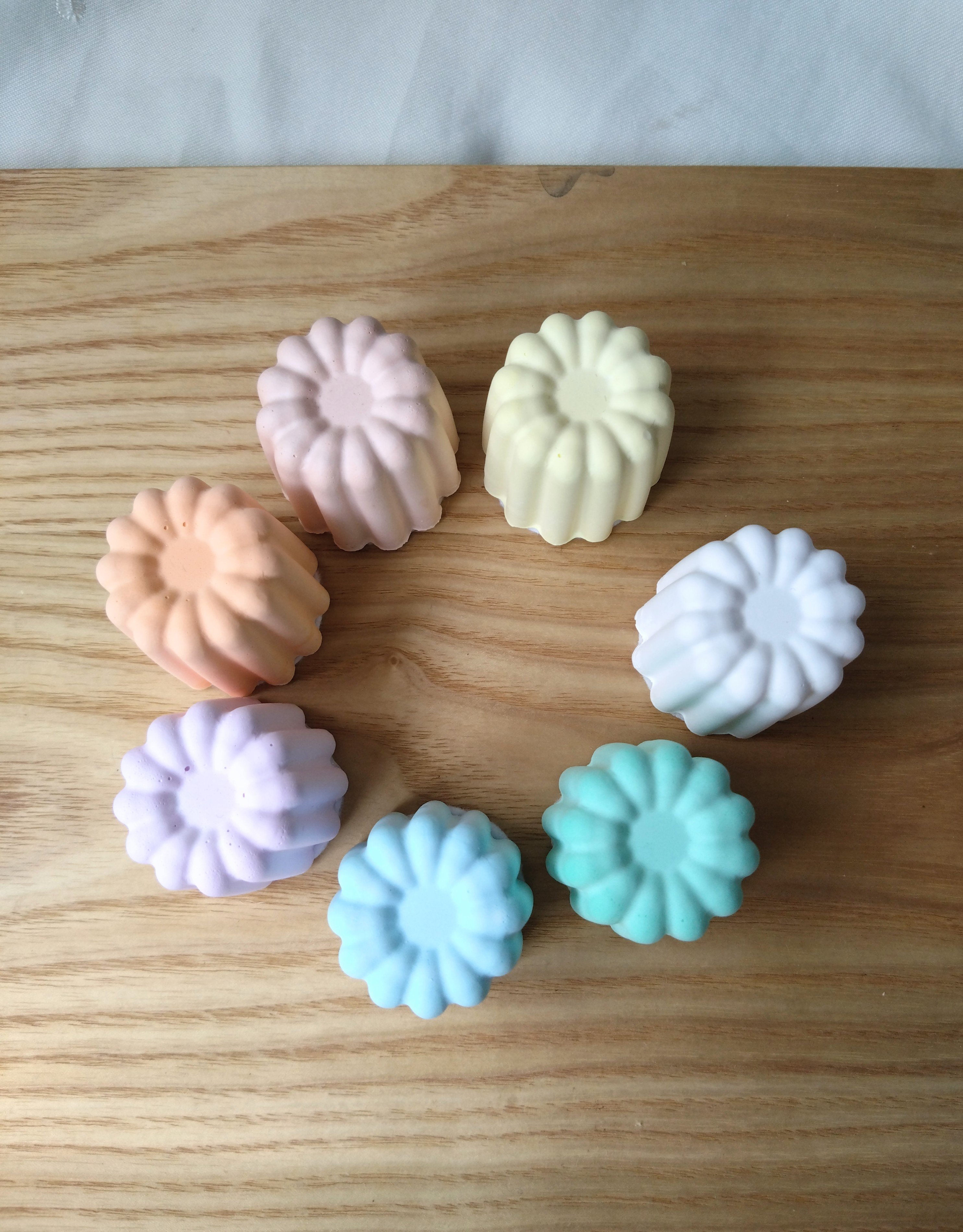 新色入荷】アロマストーン カヌレ型 | aroma blessの小箱