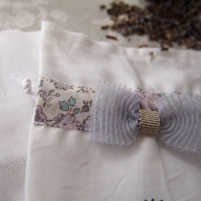 SALE!】香りの贈り物 サシェ<アンティークラベンダー> | aroma blessの小箱