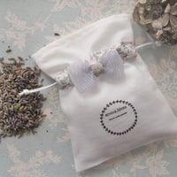 アロマストーン カヌレ型 | aroma blessの小箱