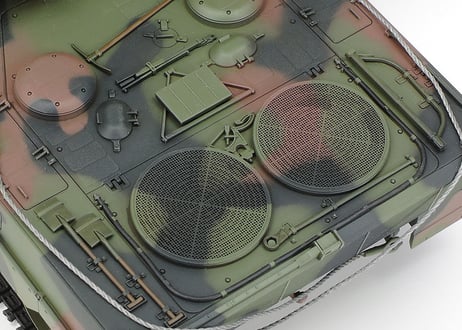 タミヤ 25207 1/35 レオパルト2A6戦車“ウクライナ軍”（スケール限定商品）