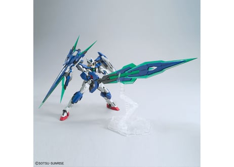 バンダイ MG 1/100 ダブルオークアンタフルセイバー