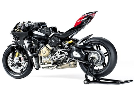 タミヤ 1/12 オートバイ No.143 ドゥカティ スーパーレッジェーラV4 with RACING KIT