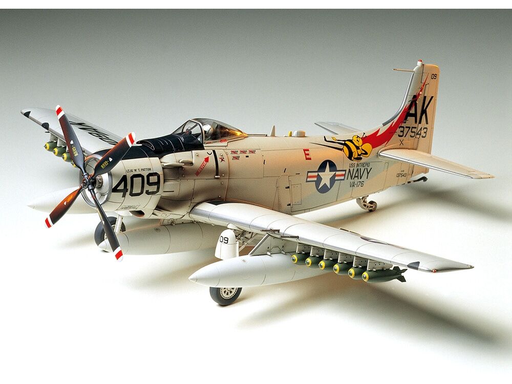 タミヤ 1/48 傑作機 No.58 ダグラス A-1H スカイレイダー アメリカ海軍