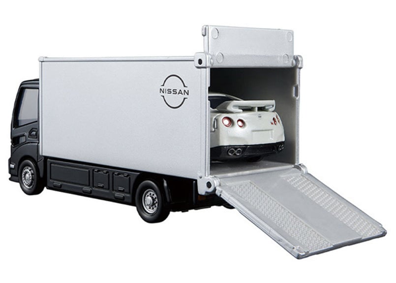 タカラトミー トミカプレミアム tomicaトランスポーター 日産 NISSAN