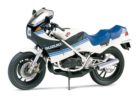 タミヤ 1/12 オートバイ No.24 スズキ RG250 Γ (ガンマ)（スケール特別販売商品）