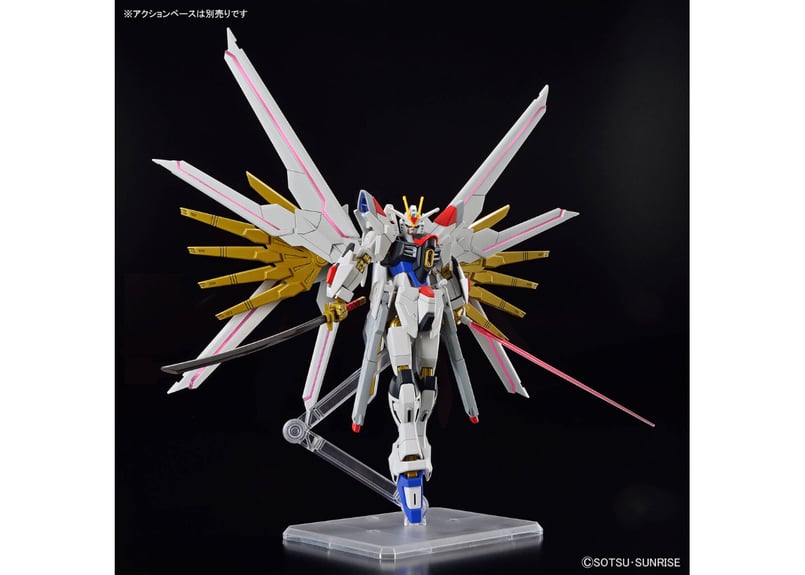 バンダイ HGCE-250 1/144 マイティーストライクフリーダム