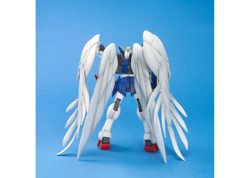 バンダイ MG 1/100 XXXG-00W0 ウイングガンダムゼロカスタム