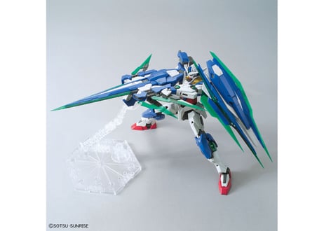 バンダイ MG 1/100 ダブルオークアンタフルセイバー