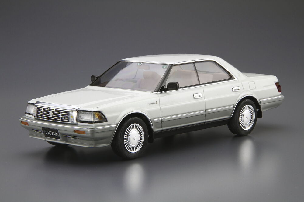 アオシマ 1/24 13クラウン ロイヤルサルーン UZS131 V8 完成品 タミヤ アオシマ 1/24 13クラウン ロイヤルサルーン UZS131 V8 完成品 タミヤ
