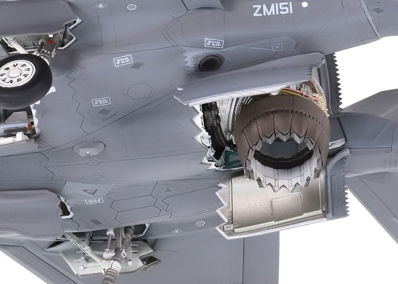 F-35B 1/48 かがやき 垂直着陸状態 F-35B 1/48 かがやき 垂直着陸状態