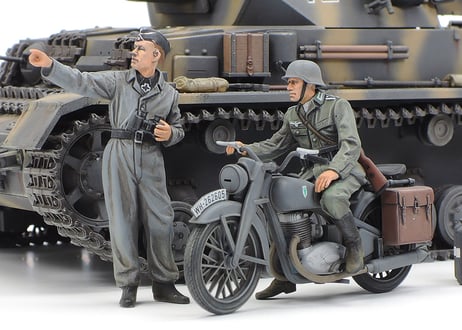 タミヤ 25209 1/35 ドイツIV号戦車G型初期生産車・伝令バイクセット“ロシア戦線”