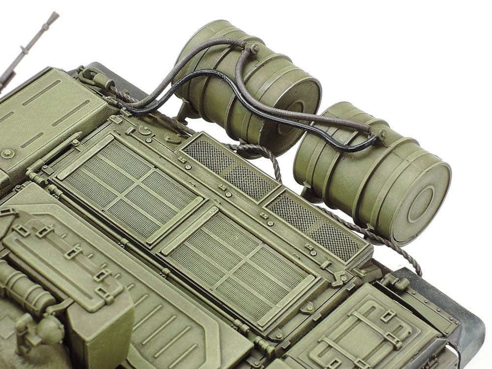 【完成品】T72M1戦車 1/35スケール ディオラマ付き（TAMIYA製） 完成品】T72M1戦車 1/35スケール ディオラマ付き（TAMIYA製