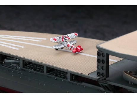 ハセガワ 1/700 日本海軍 航空母艦 赤城 “三段甲板” w/艦載機セット（複葉機）