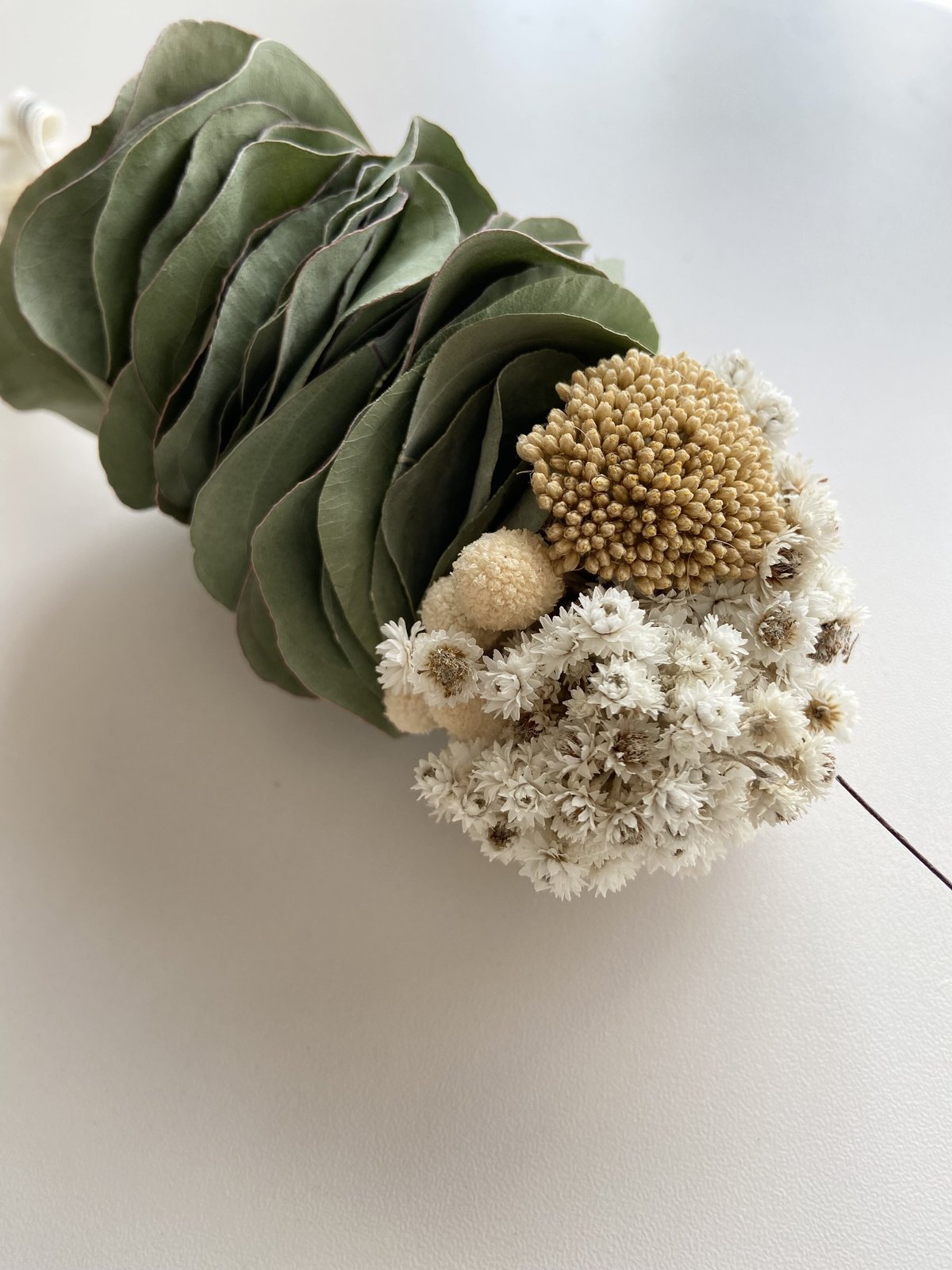 ユーカリミルフィーユの花畑リースティック | e::h