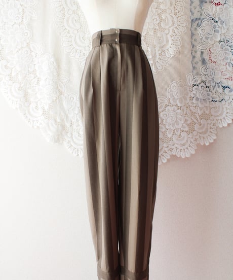 【Seek an nur】USA Stripe Tuck Tapered Pants