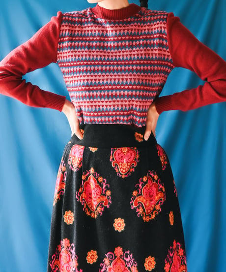 【tiny yearn】1970's Euro Jacquard Knit Sweater