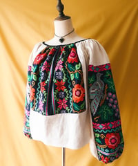 【tiny yearn】Romanian Vintage Embroidered Blouse