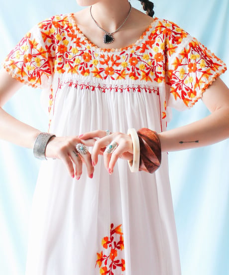 【tiny yearn】Mexican Floral Hand Embroidered Dress