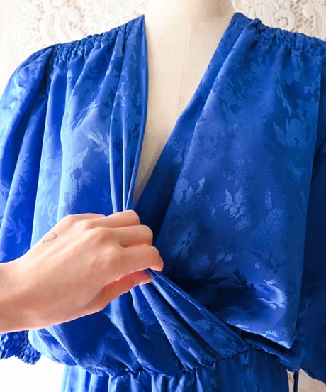 【tiny yearn】Euro Cache coeur Satin Maxi Dress