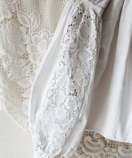 【Seek an nur】Vintage Romanian Cutwork Lace Blouse