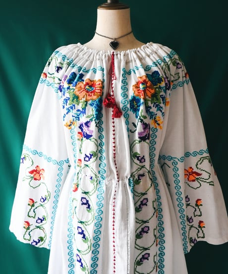 【Seek an nur】Romanian Vintage Embroidered Dress