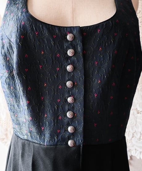 【Seek an nur】Tyrolean Black Dirndl Dress