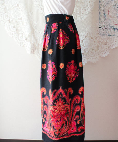 【tiny yearn】1970's Euro Exotic Wool Maxi Skirt