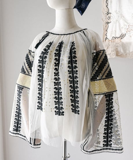 【Seek an nur】Romanian vintage embroidered le blouse