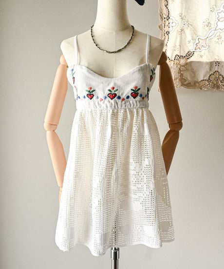 【Seek an nur】Vintage embroidered crochet cami