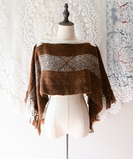 【tiny yearn】Woven Blanket Fringe Cape