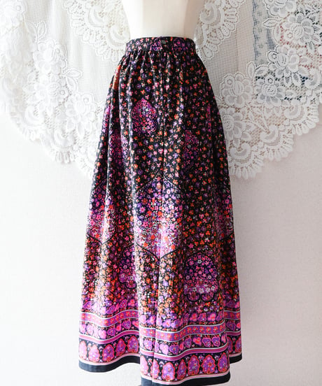 【tiny yearn】1970's Euro Floral Maxi Skirt